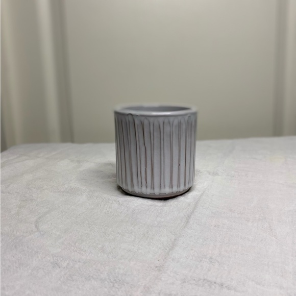Anthropologie white glazed terracotta small canister without lid - Picture 4 of 7